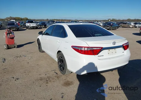 2016 Toyota Camry Se z USA, uszkodzony, nr VIN 4T1BF1FK9GU183967